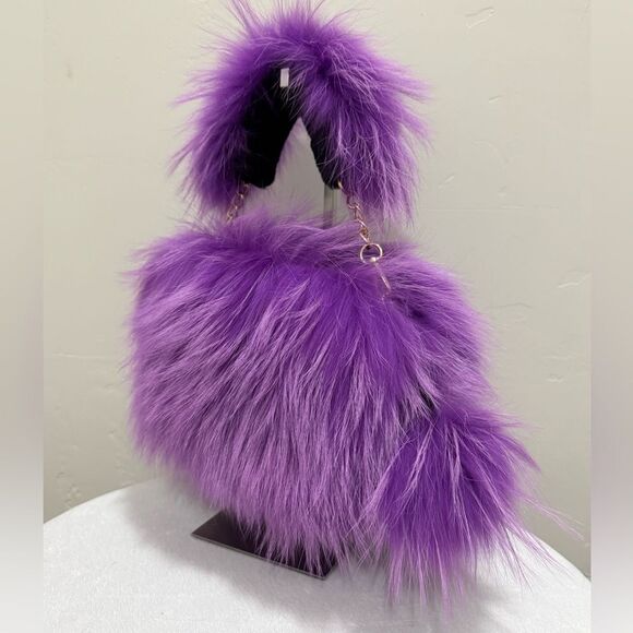 Lilac Handmade Dyed Finn Raccoon Fur Camera Bag/Crossbody & Fur Pompom Charm - Picture 9 of 17
